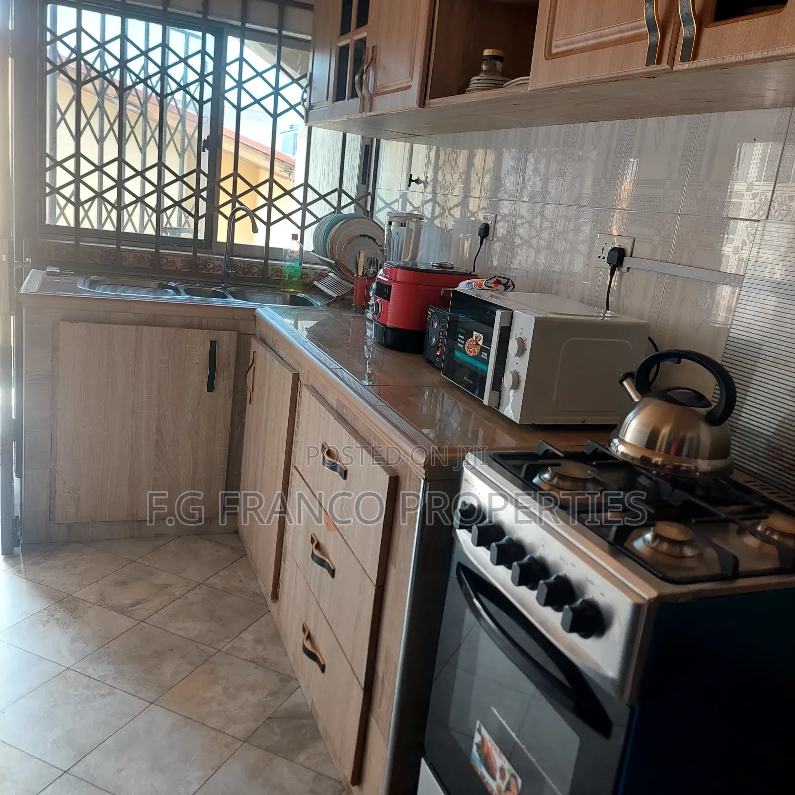 Furnished 3bdrm Apartment in Kg Franco Properties, Spintex for rent