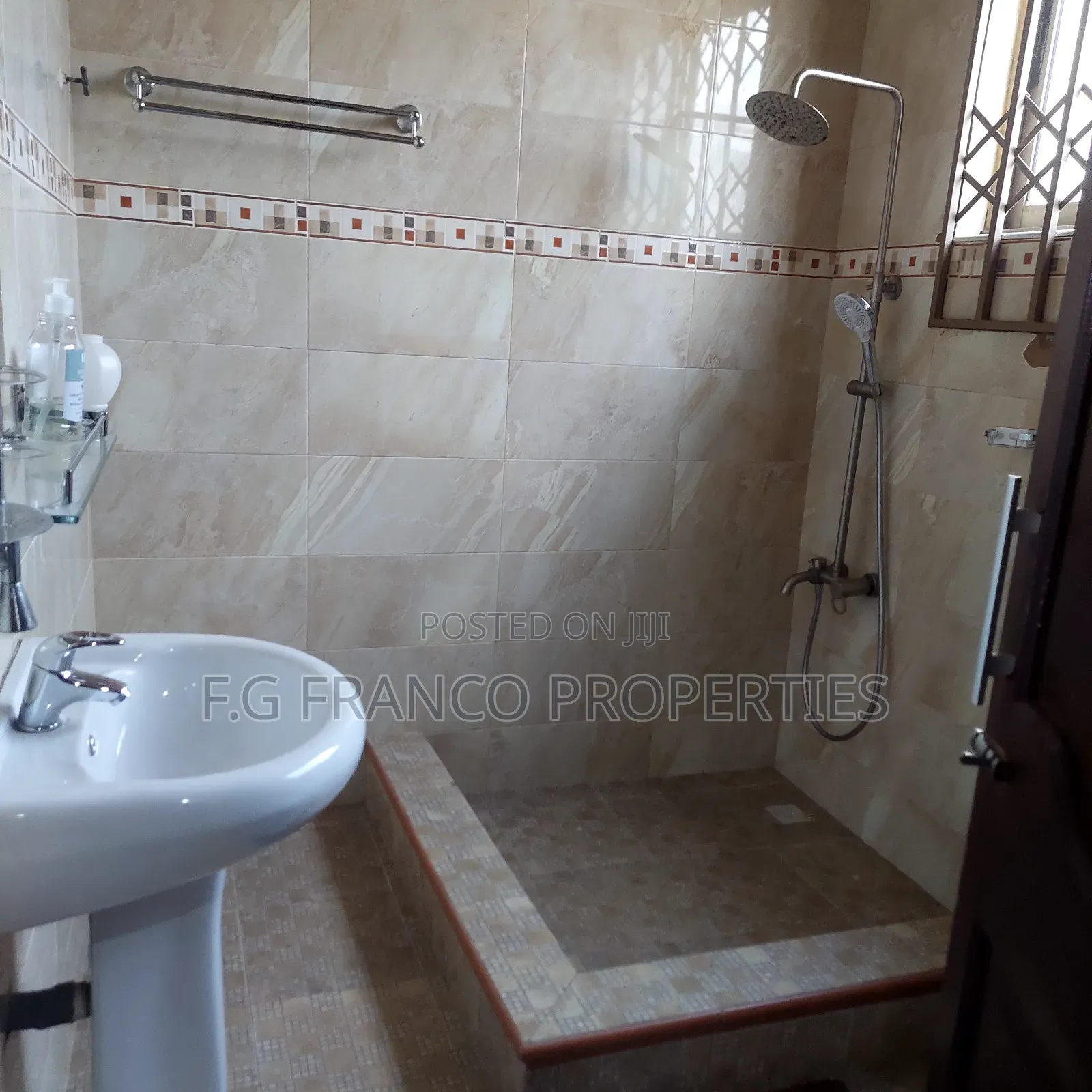 Furnished 3bdrm Apartment in Kg Franco Properties, Spintex for rent