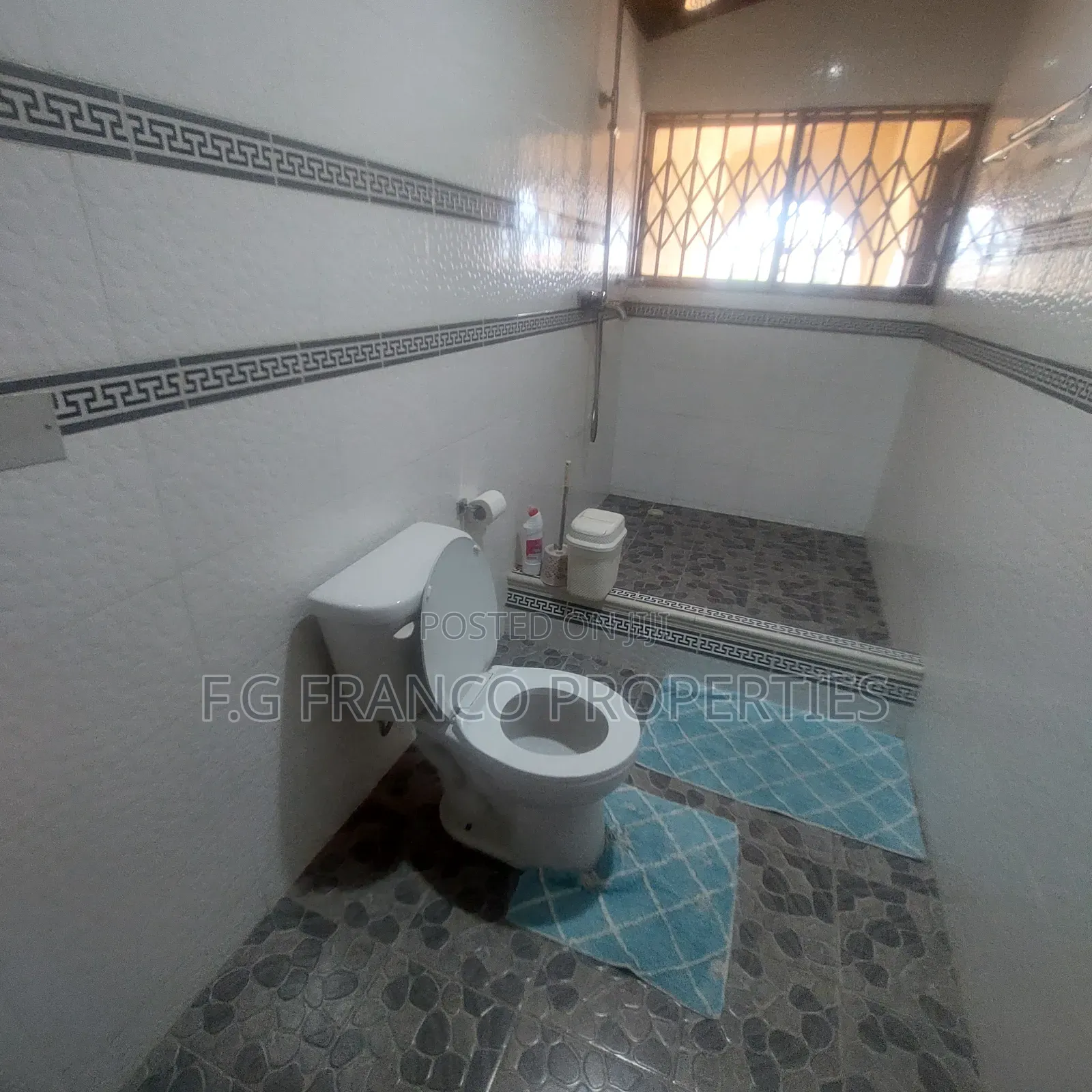 Furnished 3bdrm Apartment in Kg Franco Properties, Spintex for rent
