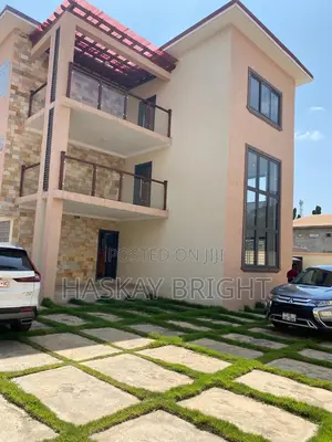 4bdrm House in Achimota for sale