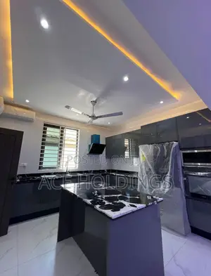 3bdrm Mansion in Ashale Botwe for sale
