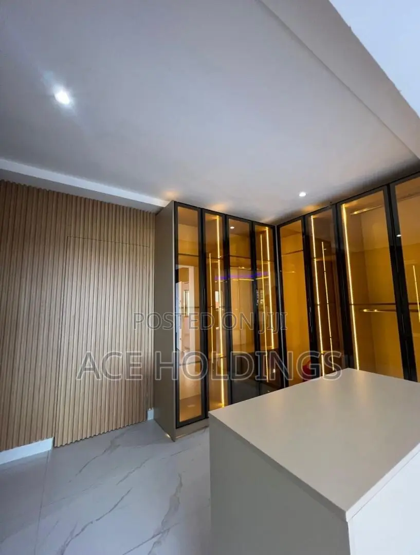 3bdrm Mansion in Ashale Botwe for sale