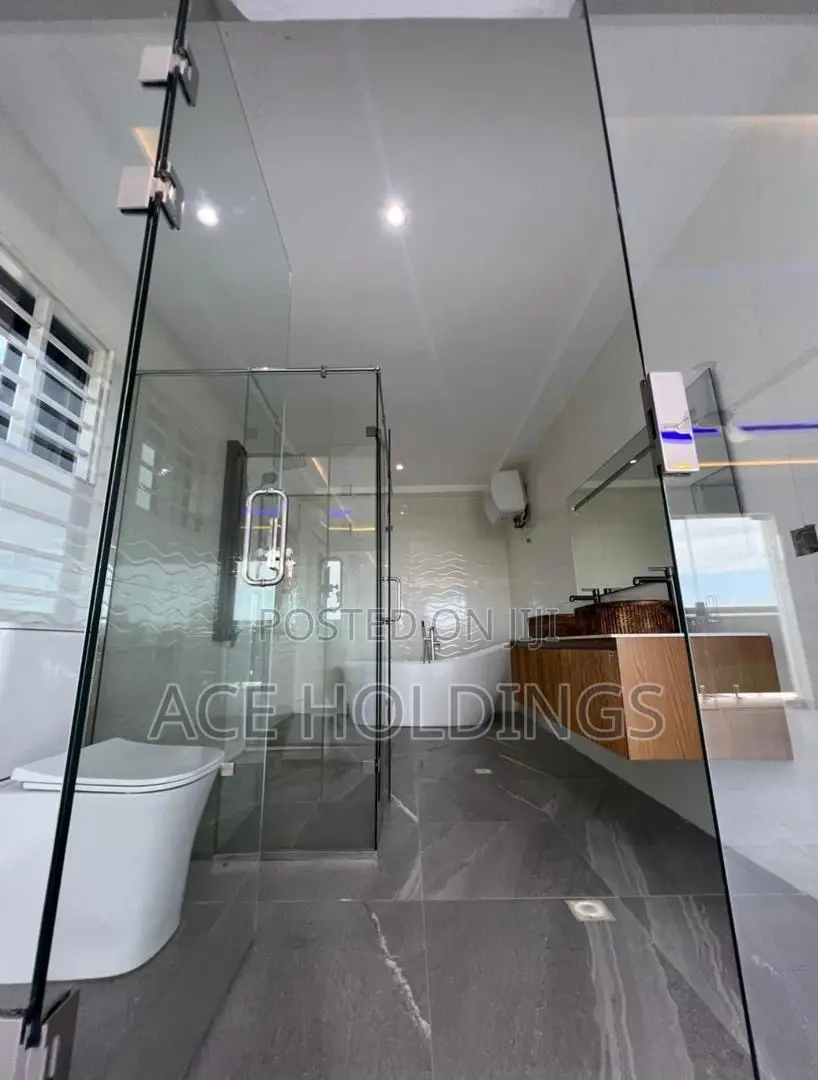 3bdrm Mansion in Ashale Botwe for sale