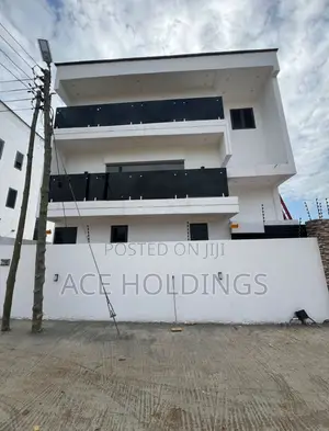 3bdrm Mansion in Ashale Botwe for sale