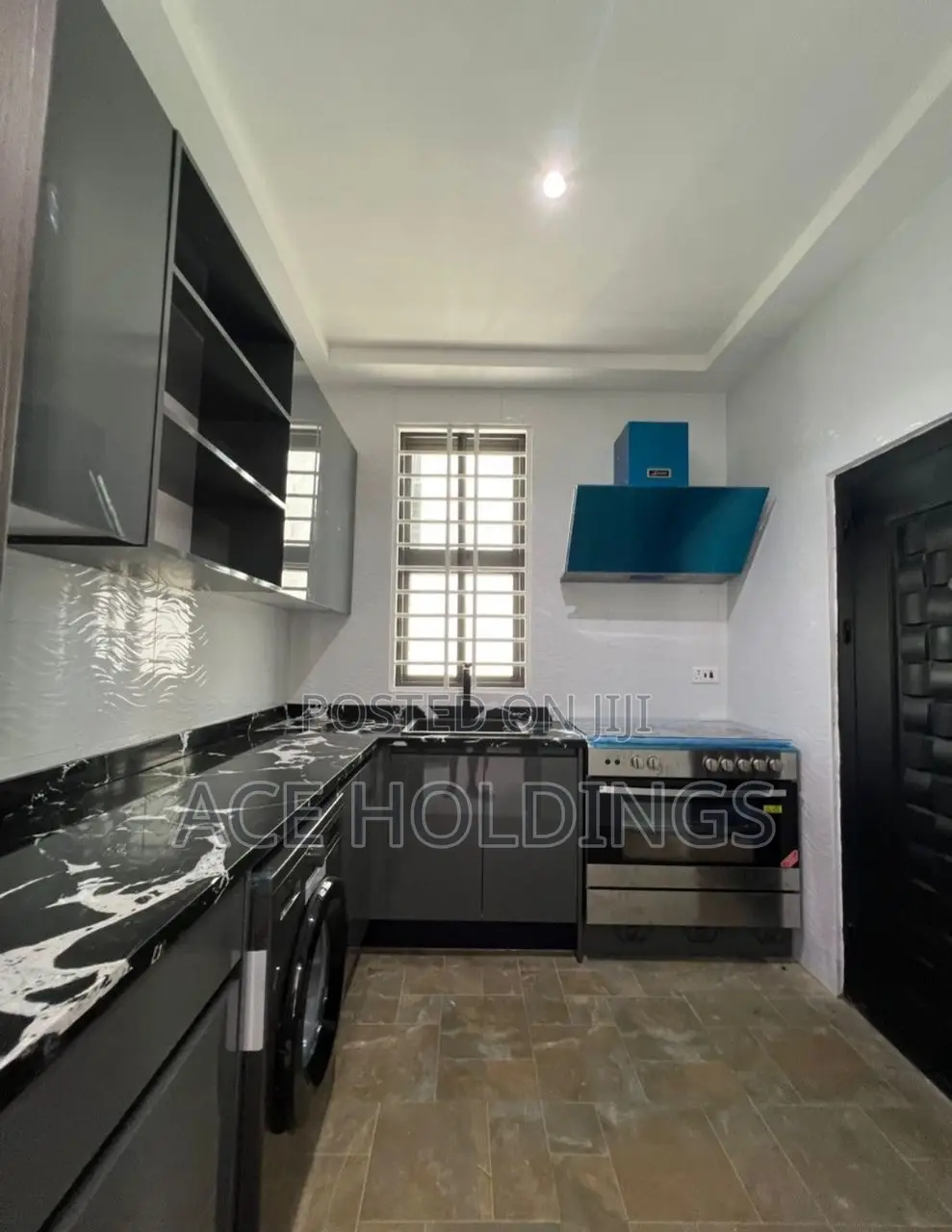 3bdrm Mansion in Ashale Botwe for sale