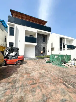 5bdrm House in Kg Franco Properties, Spintex for sale