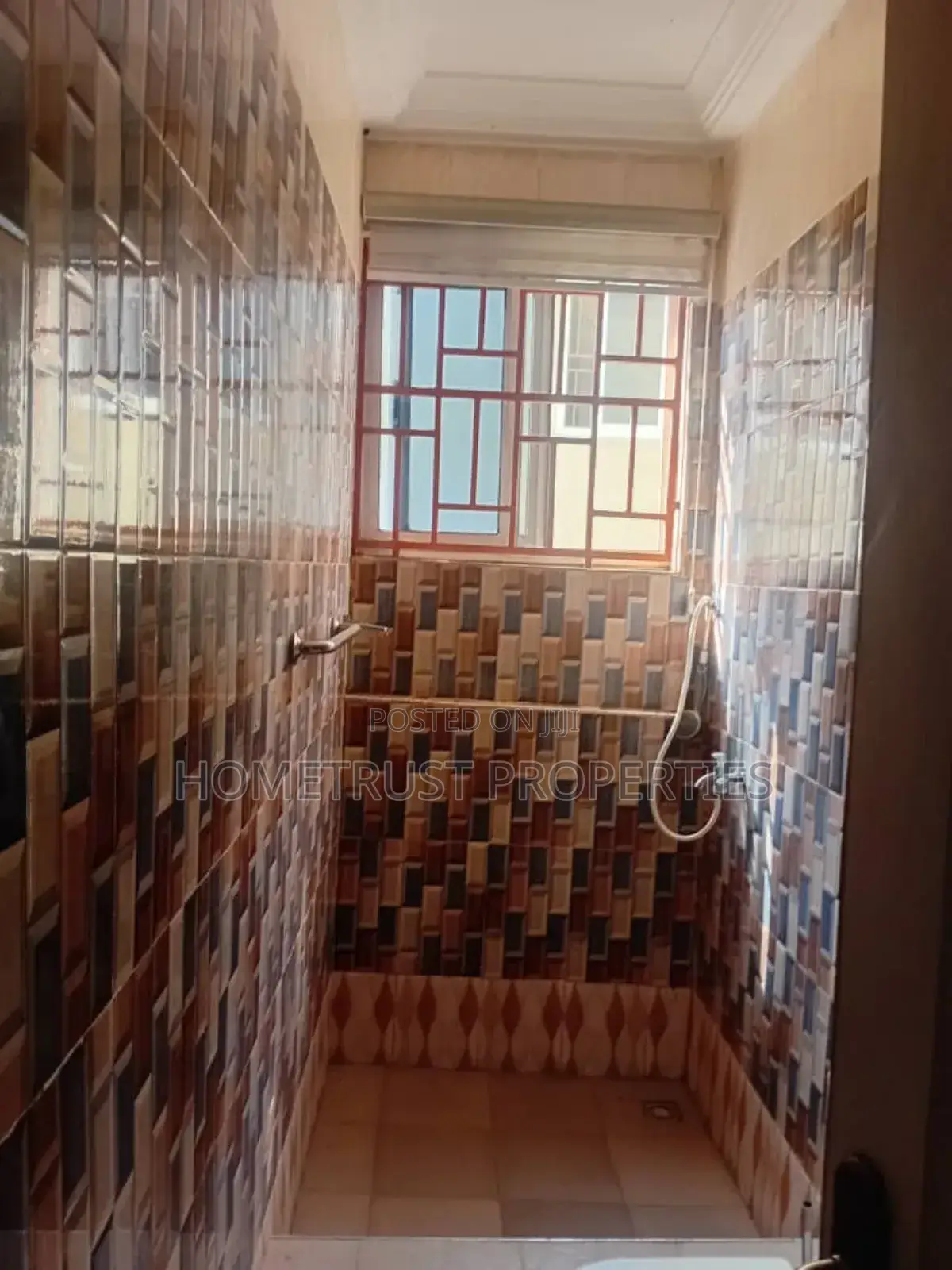 5bdrm House in Hometrust Properties, Akuapim South for sale