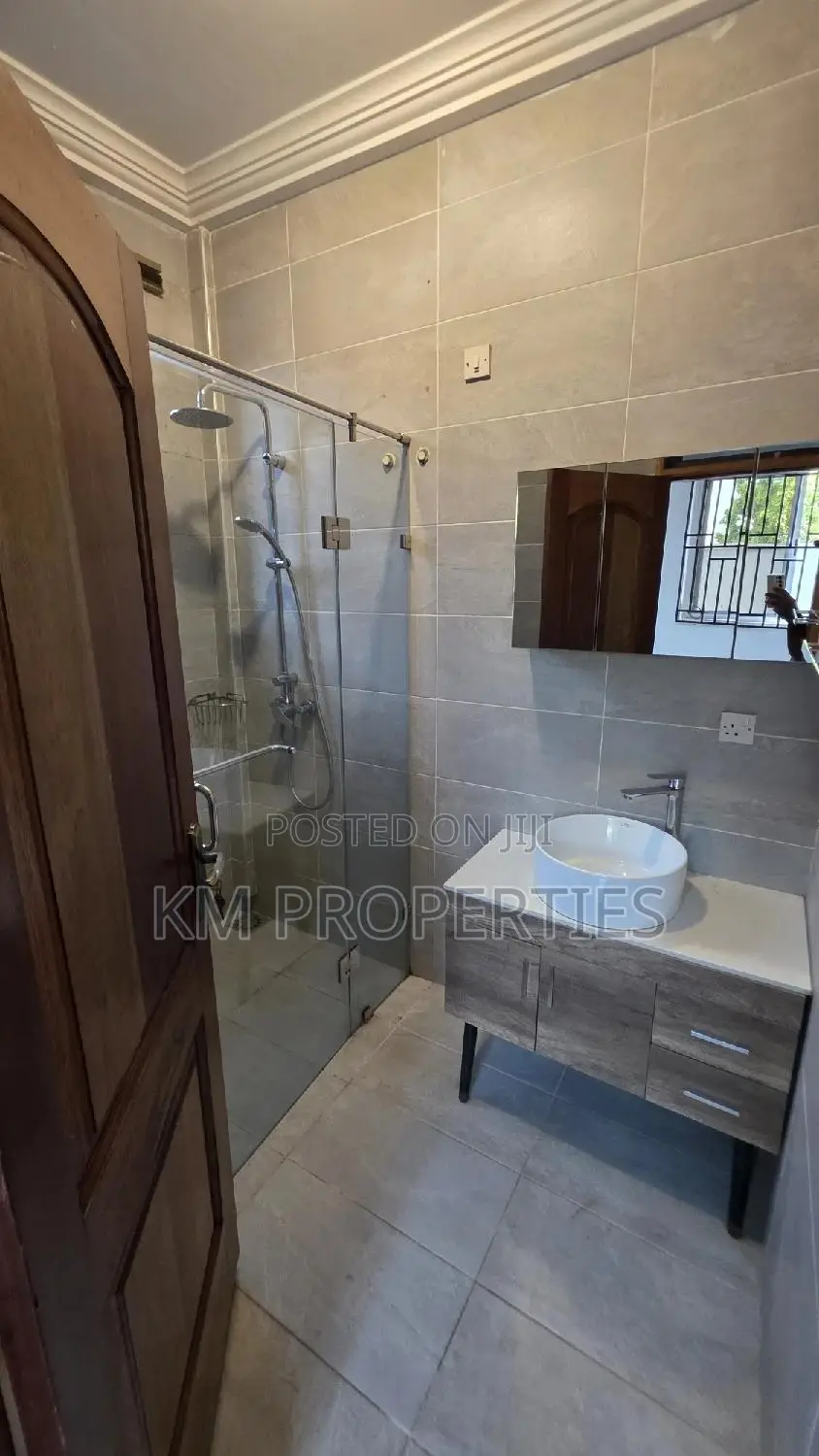 2bdrm Apartment in Haasto, Legon, Haatso for rent