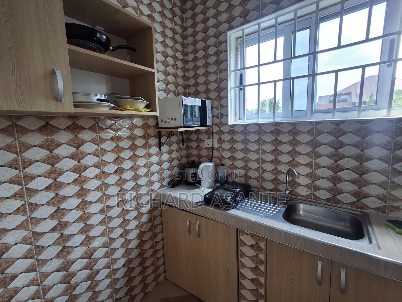 Spacious 1 Bedroom Airbnb Apartment at Kwabenya KFC