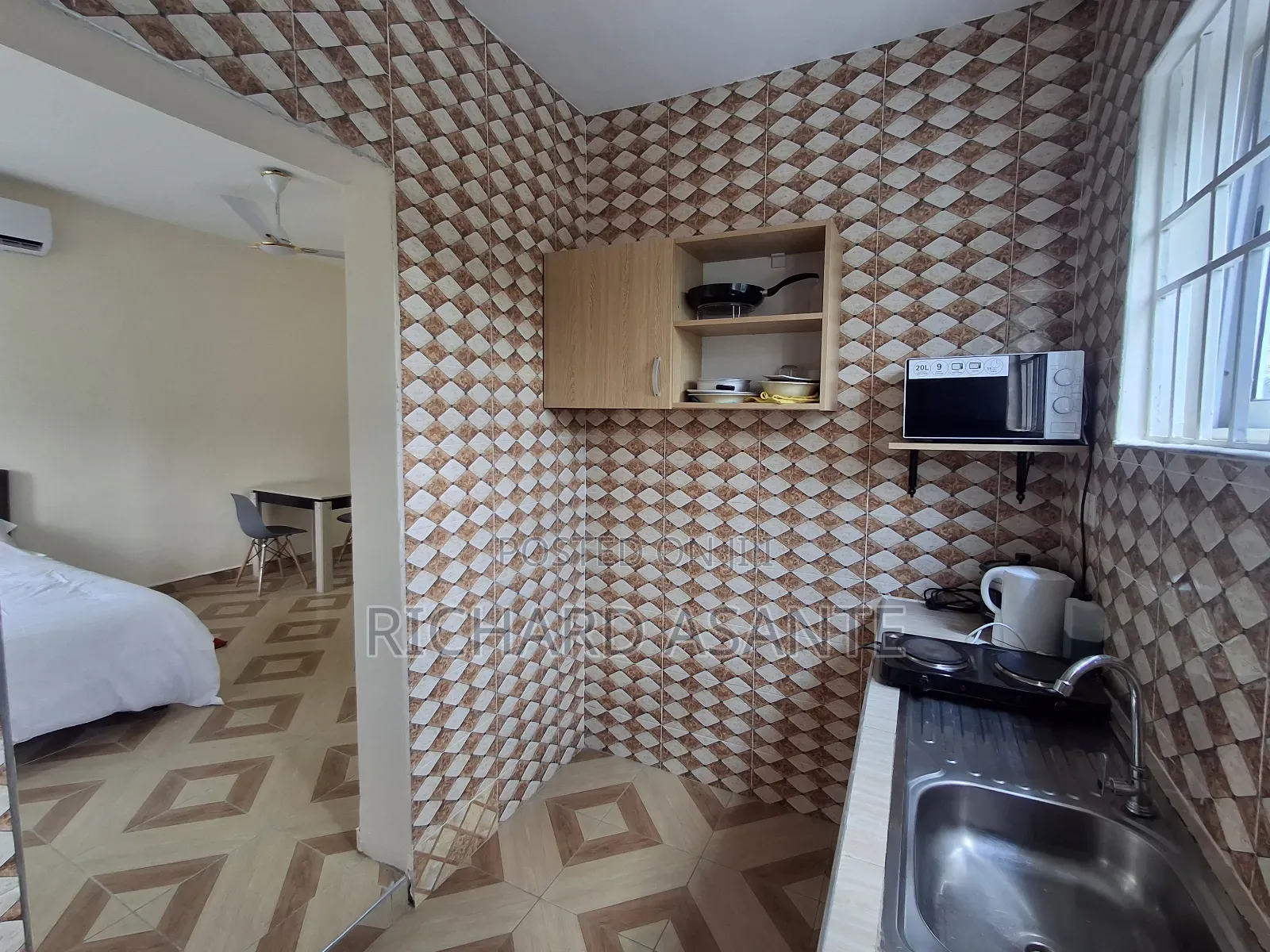 Spacious 1 Bedroom Airbnb Apartment at Kwabenya KFC