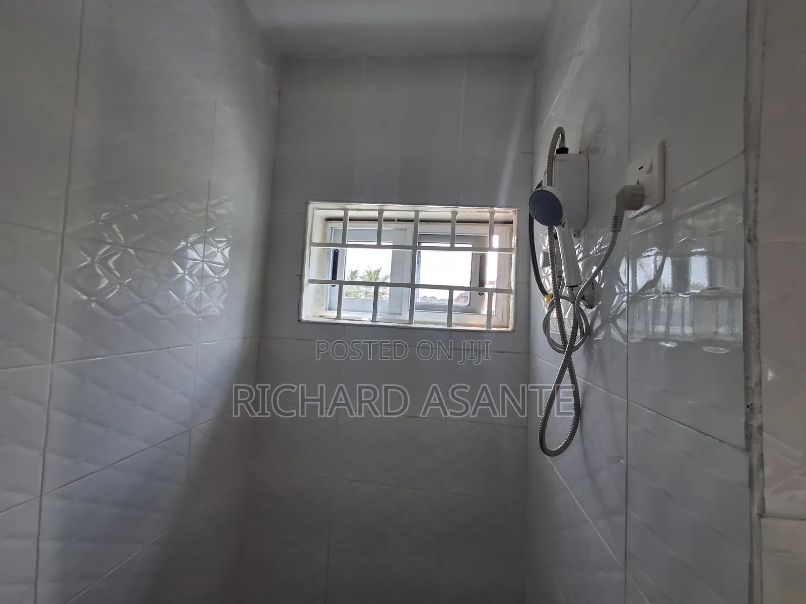 Spacious 1 Bedroom Airbnb Apartment at Kwabenya KFC