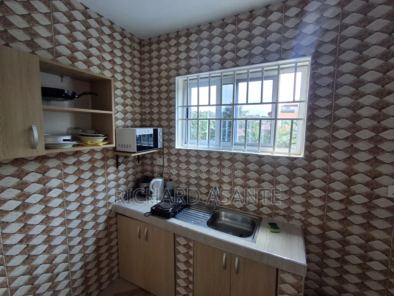 Spacious 1 Bedroom Airbnb Apartment at Kwabenya KFC