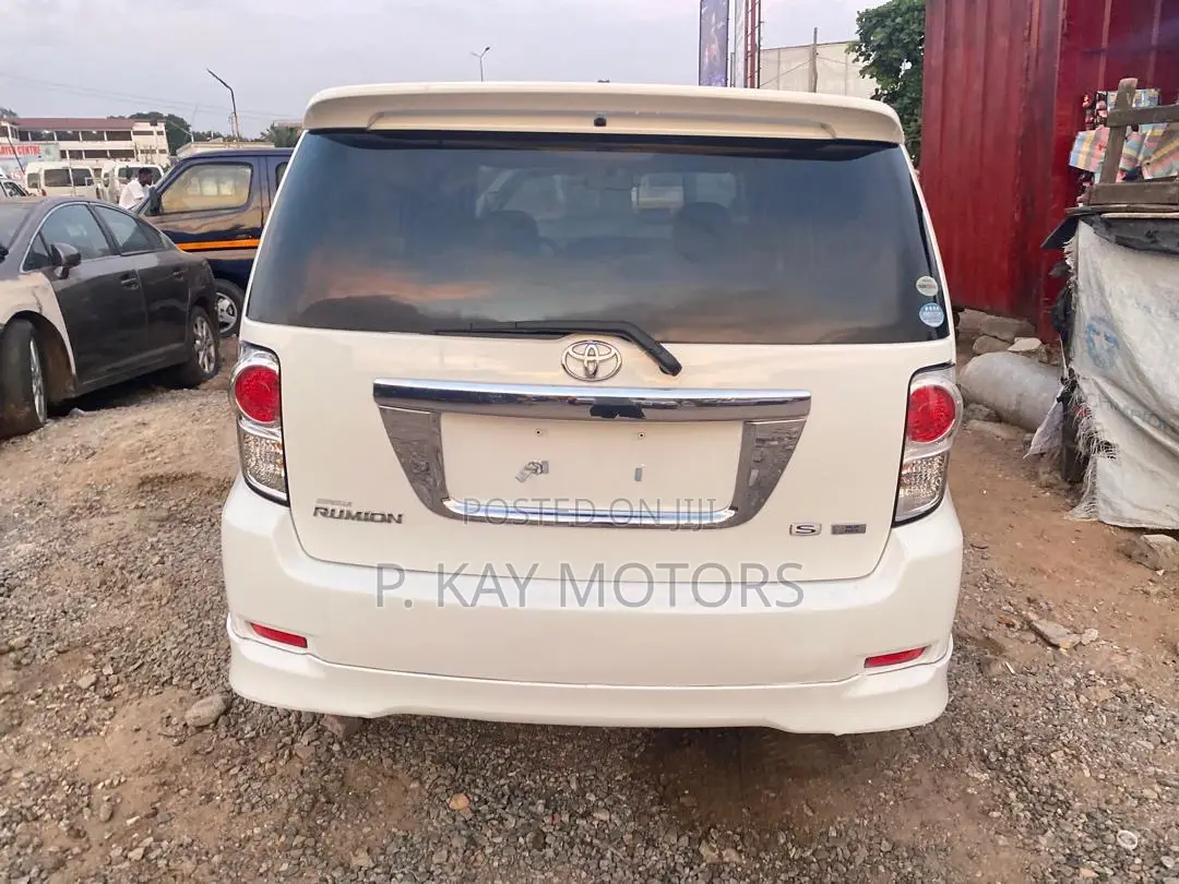 Toyota Rumion 1.5 FWD 2023 White