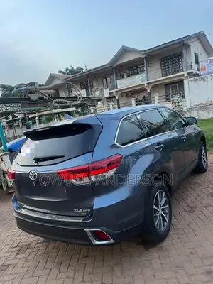 Toyota Highlander 2019 Blue
