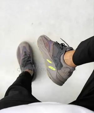 Adidas Yeezy Boost 700 Tan