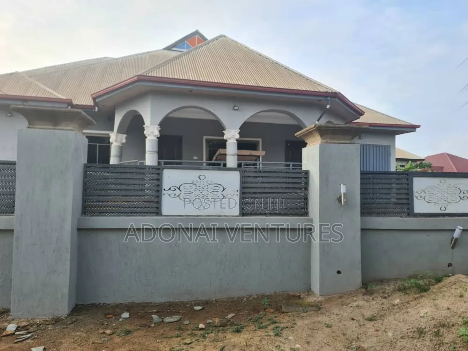 Furnished 6bdrm House in Asuofia Nketia, Kumasi Metropolitan for sale