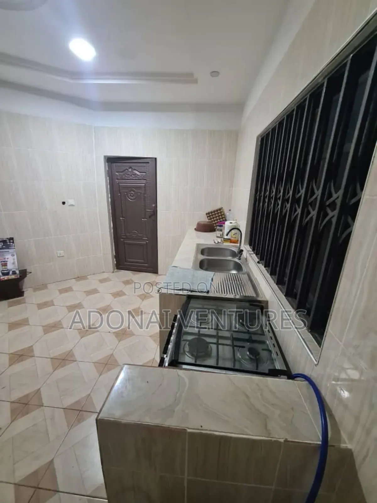 Furnished 6bdrm House in Asuofia Nketia, Kumasi Metropolitan for sale