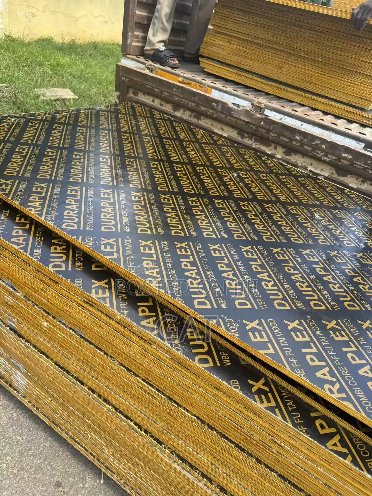 Wholesale Marine Plywood / Decking Board 18mm / Formwork / Plywood