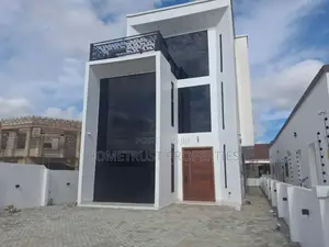 5bdrm Duplex in Hometrust Properties, East Legon for sale