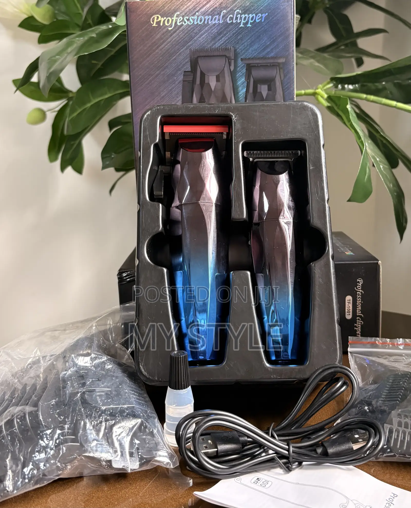 Clipper 2 in 1 With Trimmer Battery Level Indicator