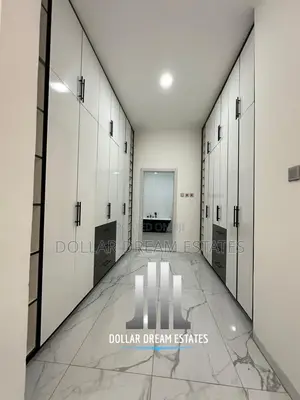 4bdrm House in Lake Side Estate for sale