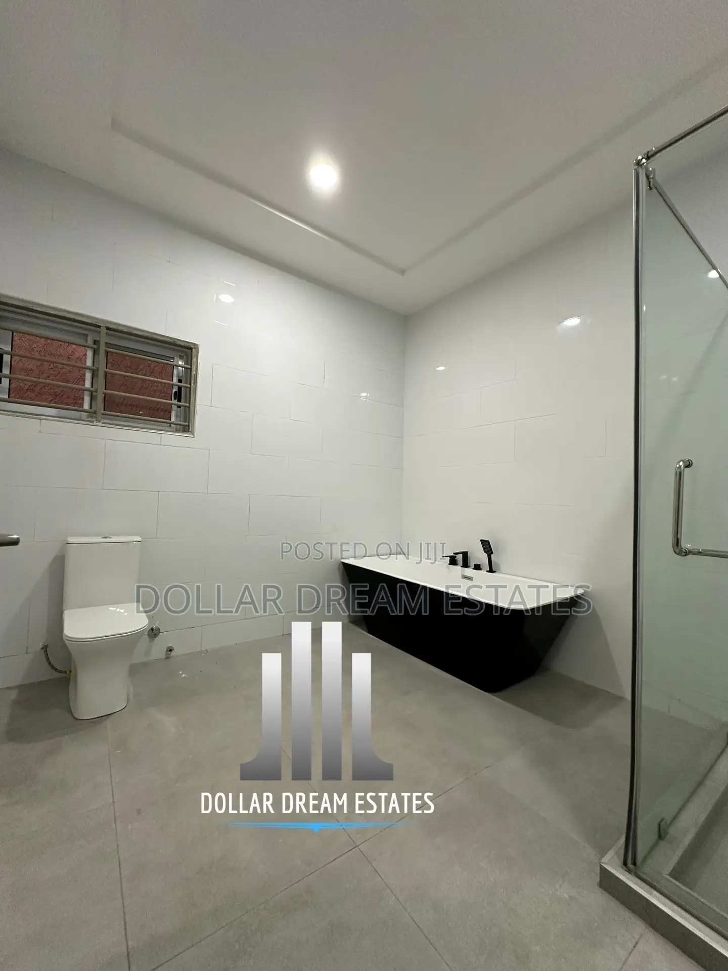 4bdrm House in Lake Side Estate for sale