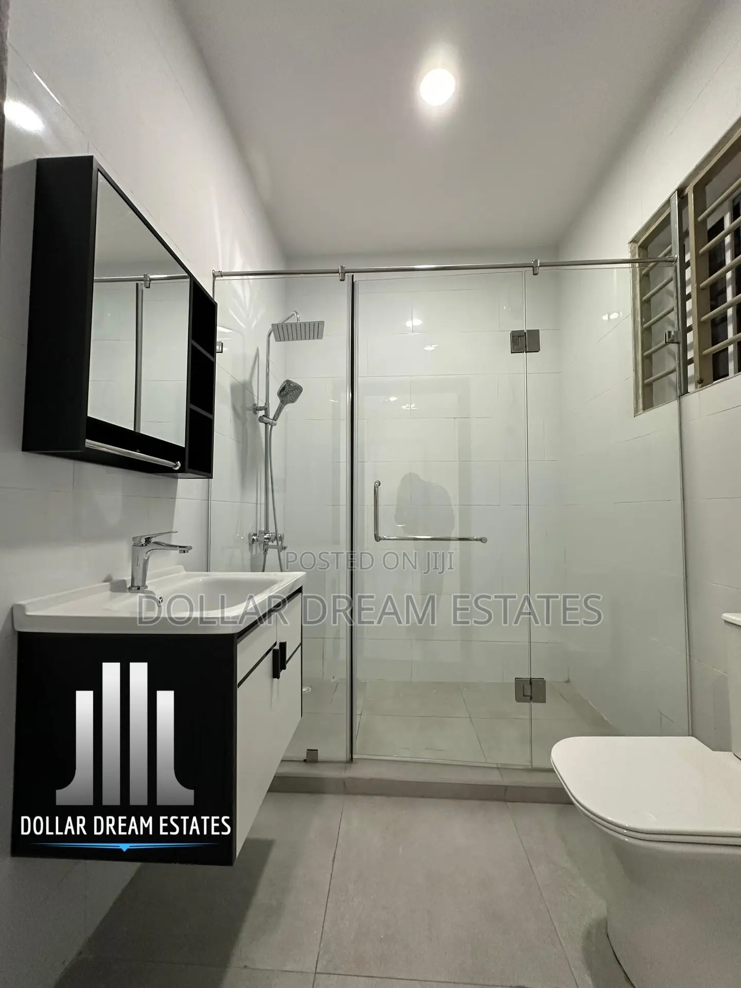 4bdrm House in Lake Side Estate for sale