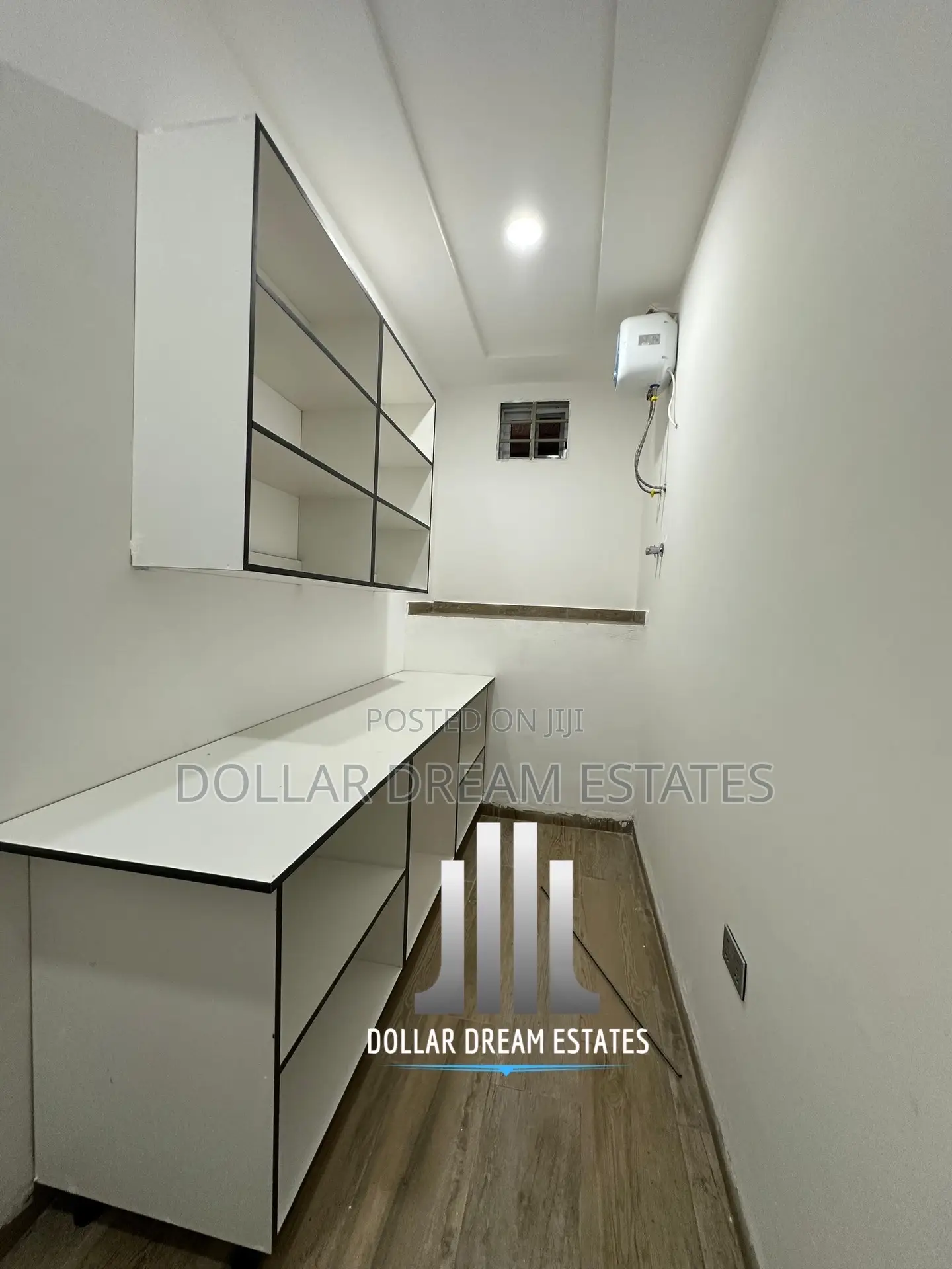 4bdrm House in Lake Side Estate for sale