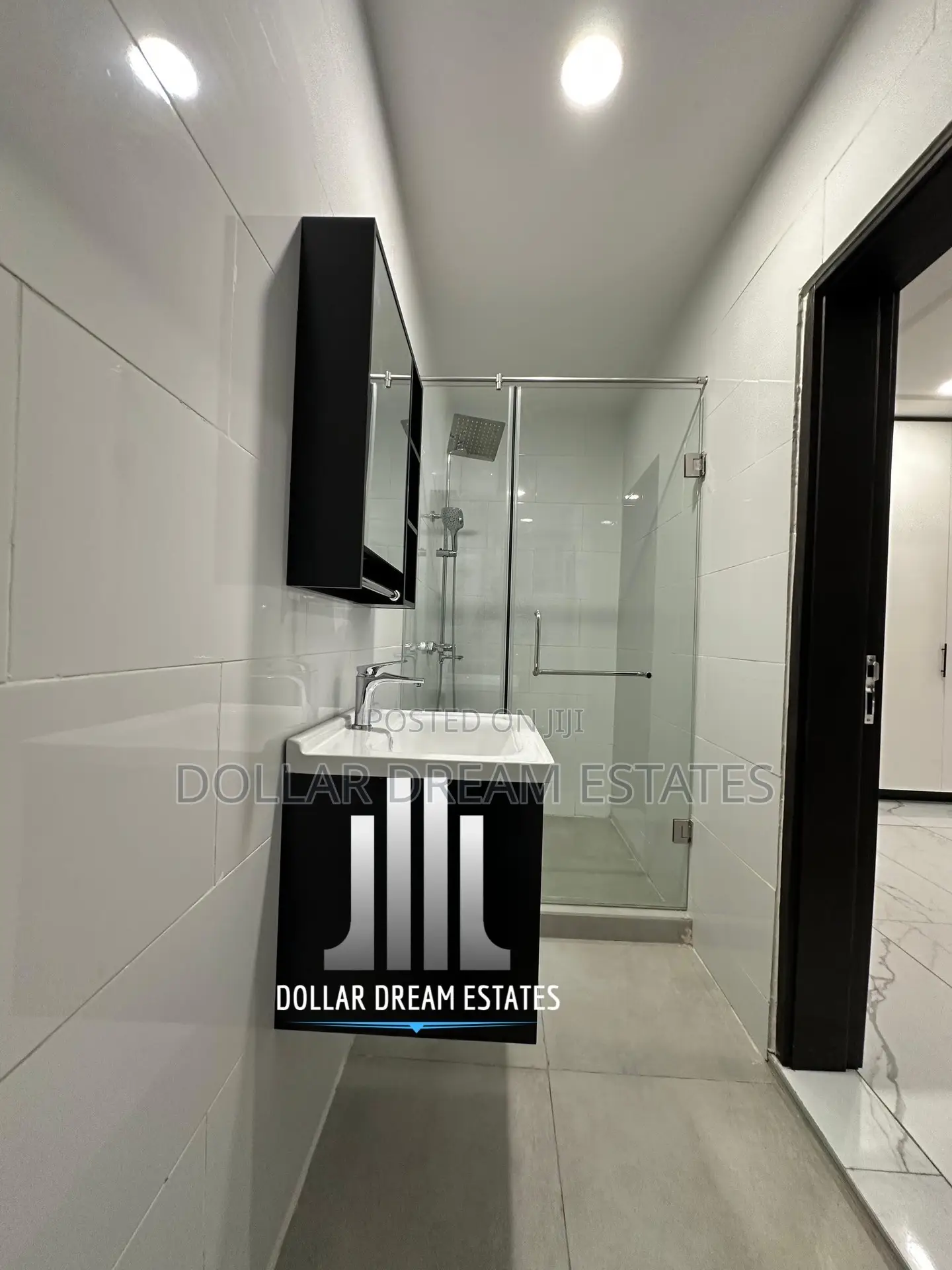 4bdrm House in Lake Side Estate for sale