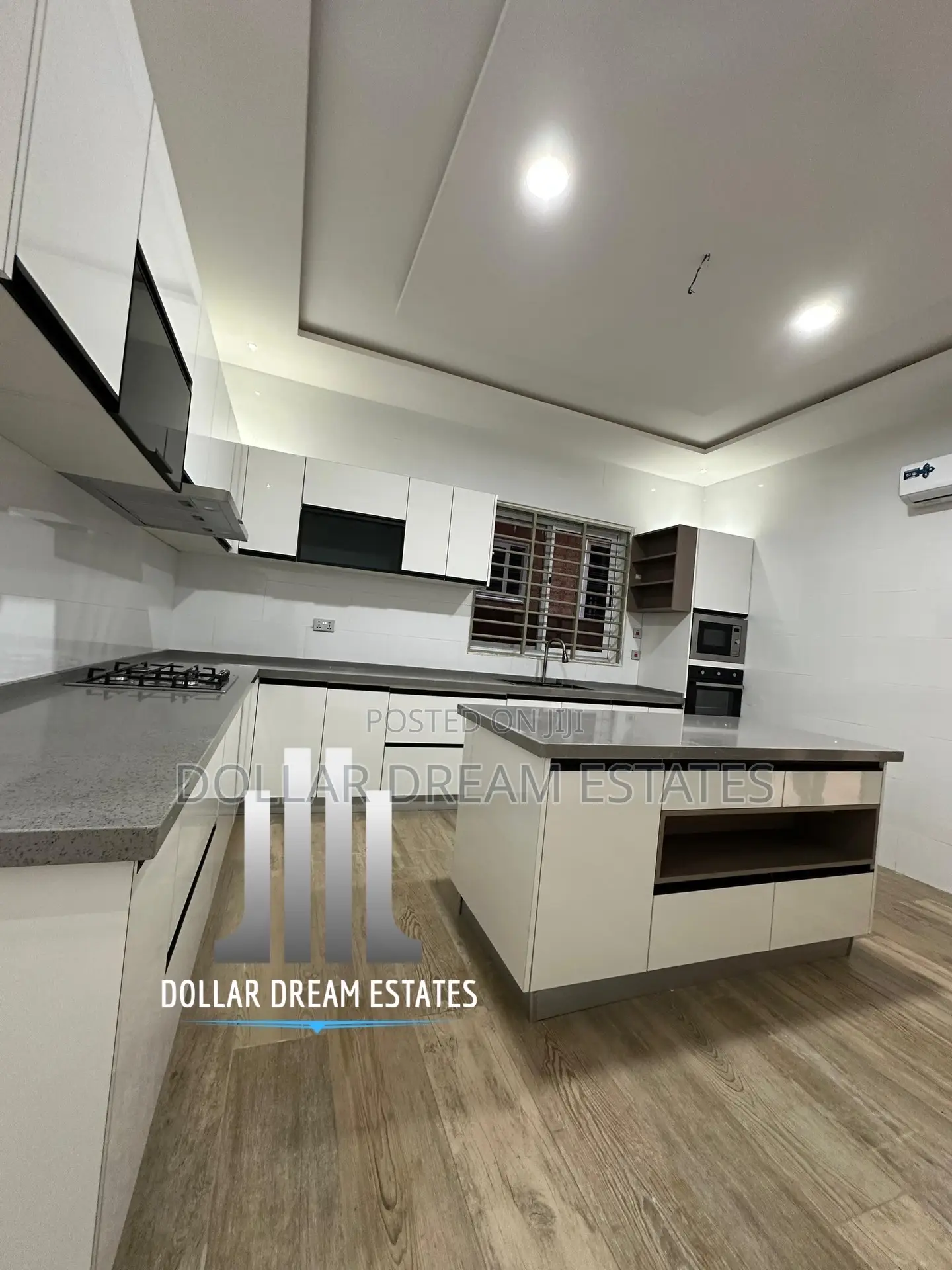 4bdrm House in Lake Side Estate for sale