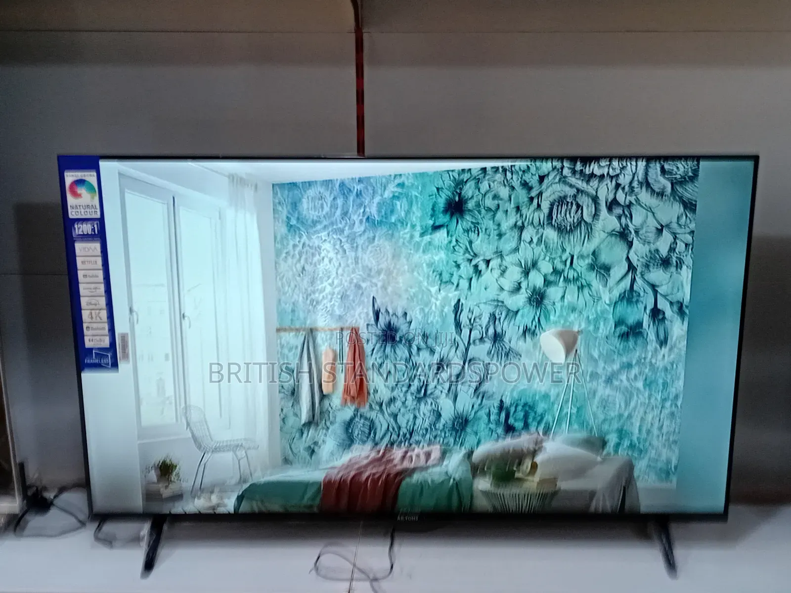 Modern Entertainment Ailyons 55” Smart Tv