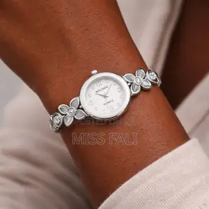 Blossom Pearl Watch