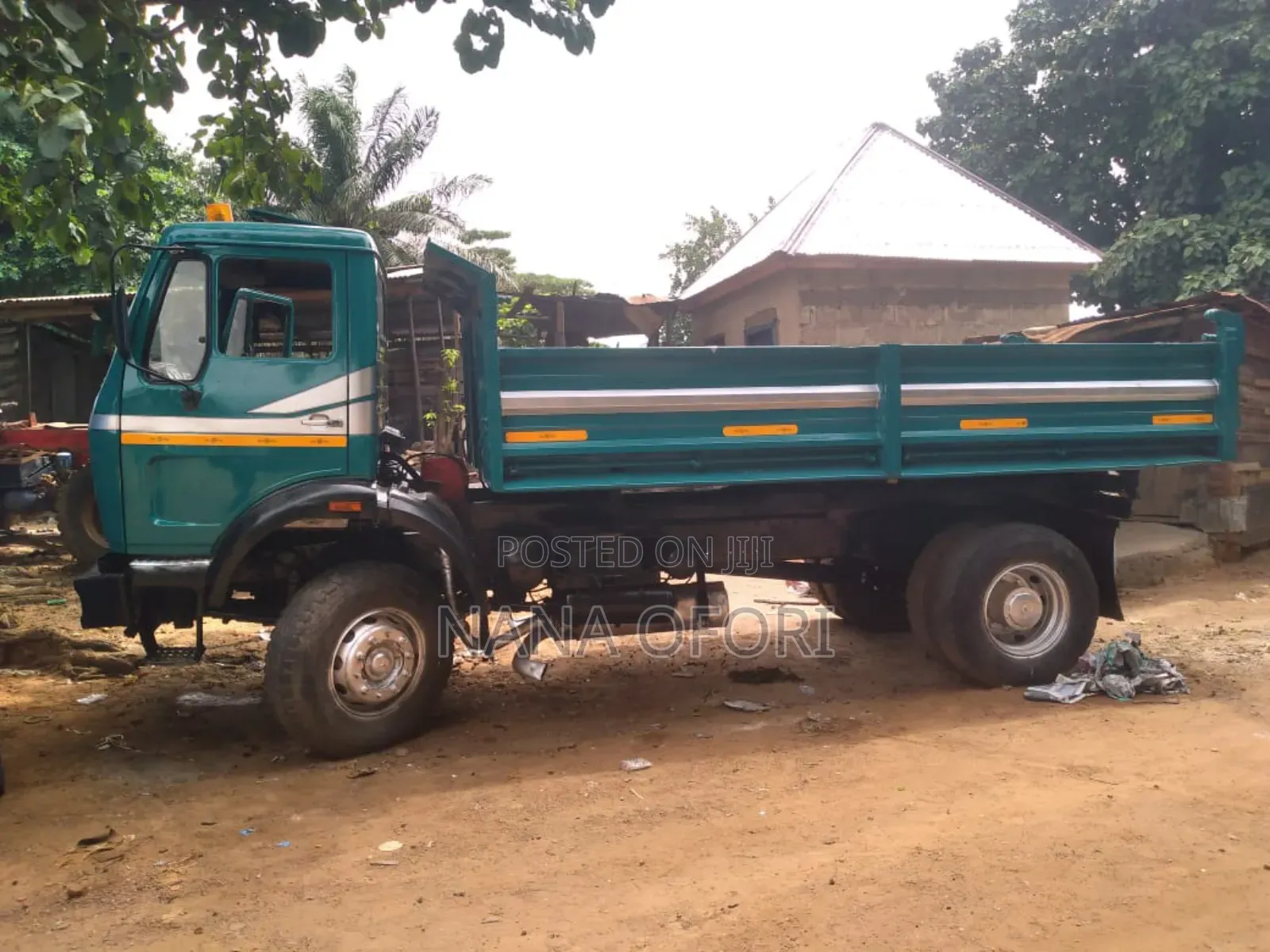 Mercedes-Benz Single Axel 2002 Green
