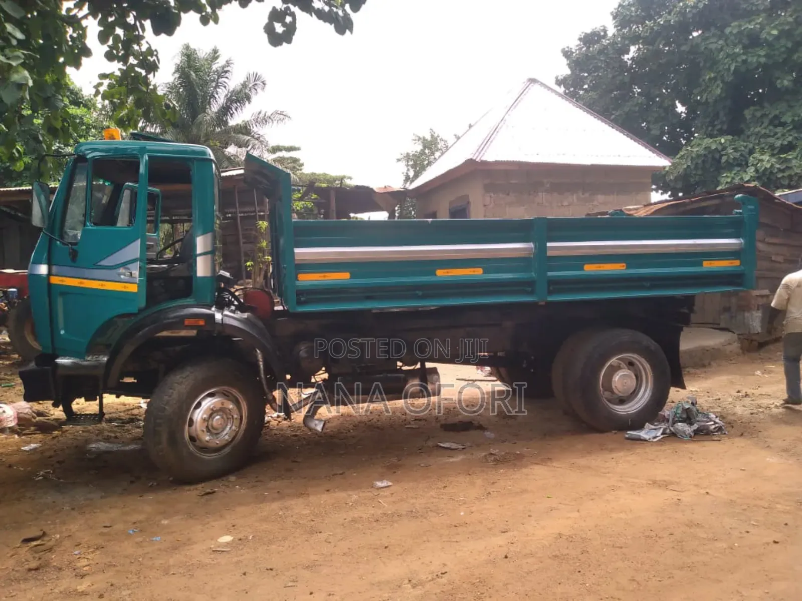 Mercedes-Benz Single Axel 2002 Green