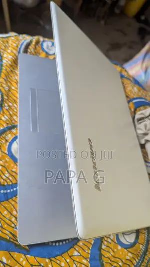 Laptop Lenovo A8 8GB AMD A8 HDD 1T