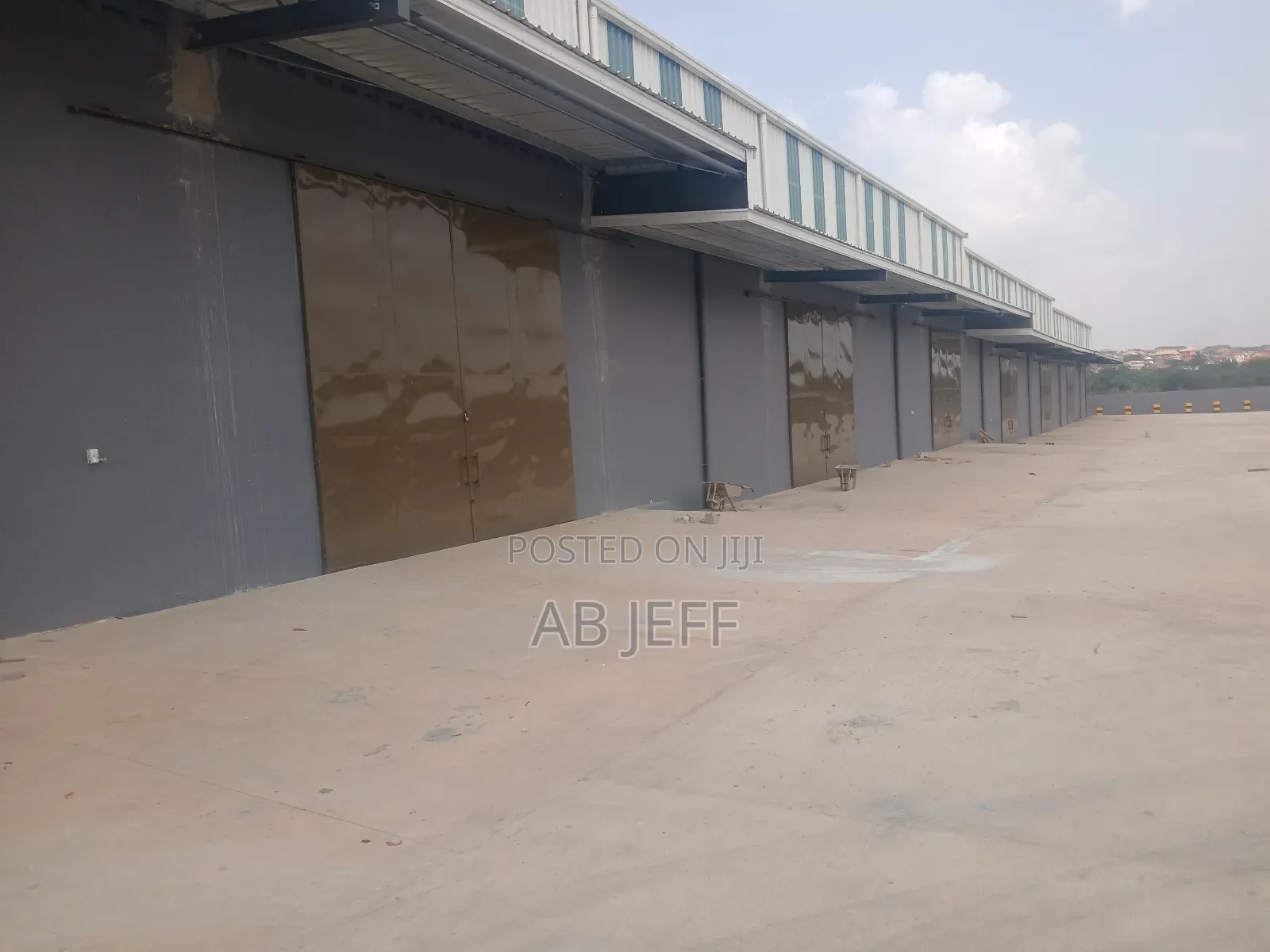Spacious Warehouse at Kaase
