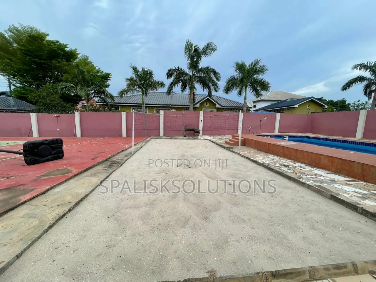 Furnished 6bdrm House in Pokuase Leisure for sale