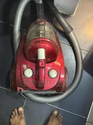 Vaccum Cleaner (No Need To Use Broom)