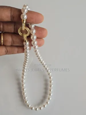 Pearl Necklace Set (Comes With Matching Earrings)