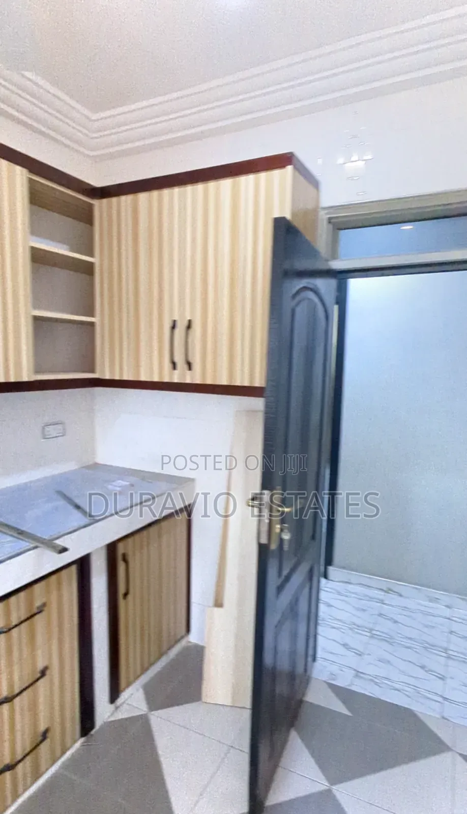 6bdrm House in Abrepo, Adjacent, Kumasi Metropolitan for sale