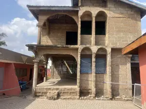 5bdrm House in Achimota for sale
