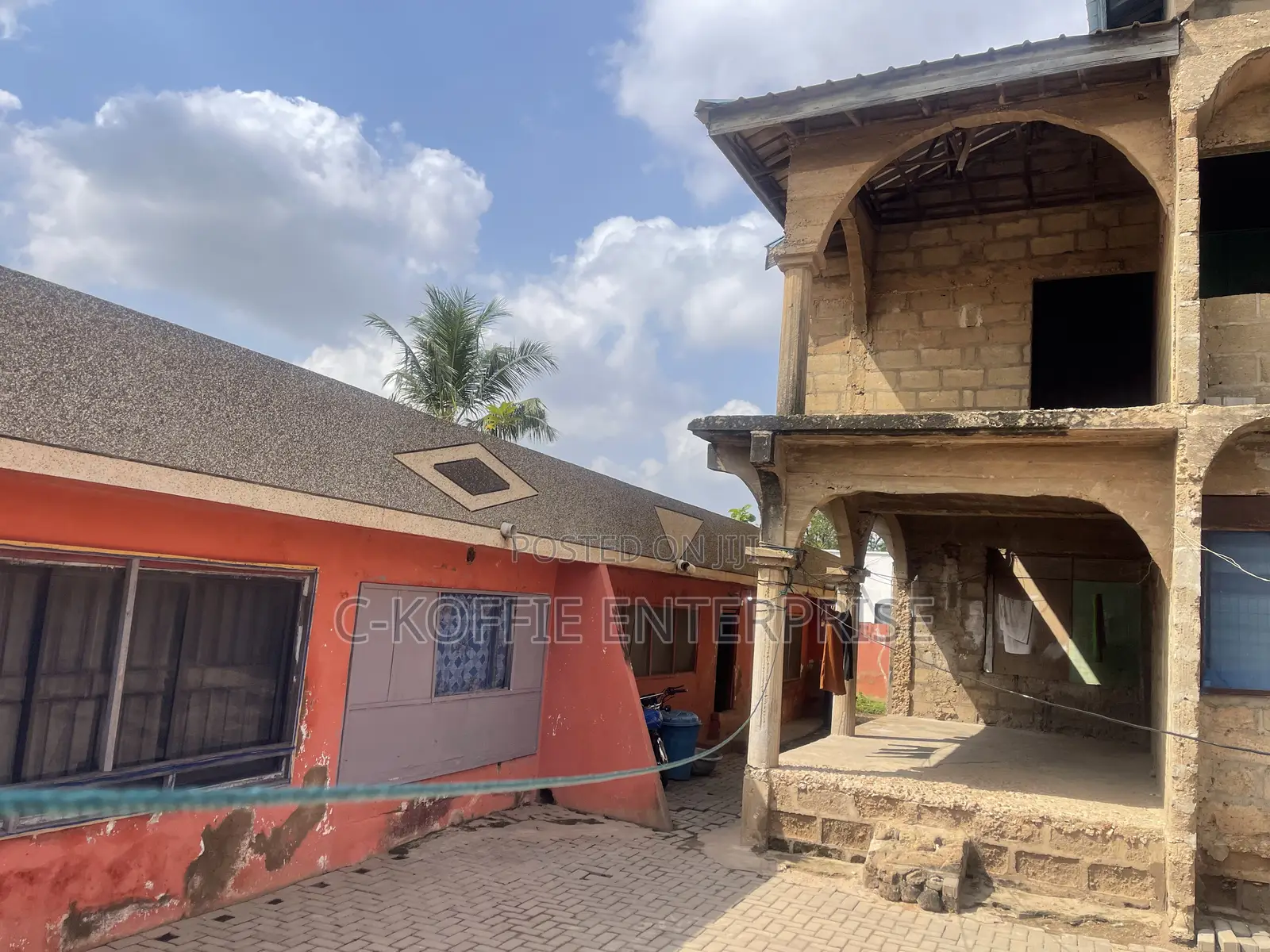 5bdrm House in Achimota for sale