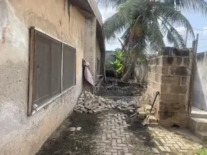 5bdrm House in Achimota for sale