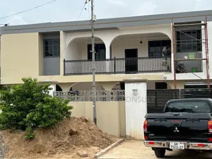 10bdrm House in Prime Tema for sale