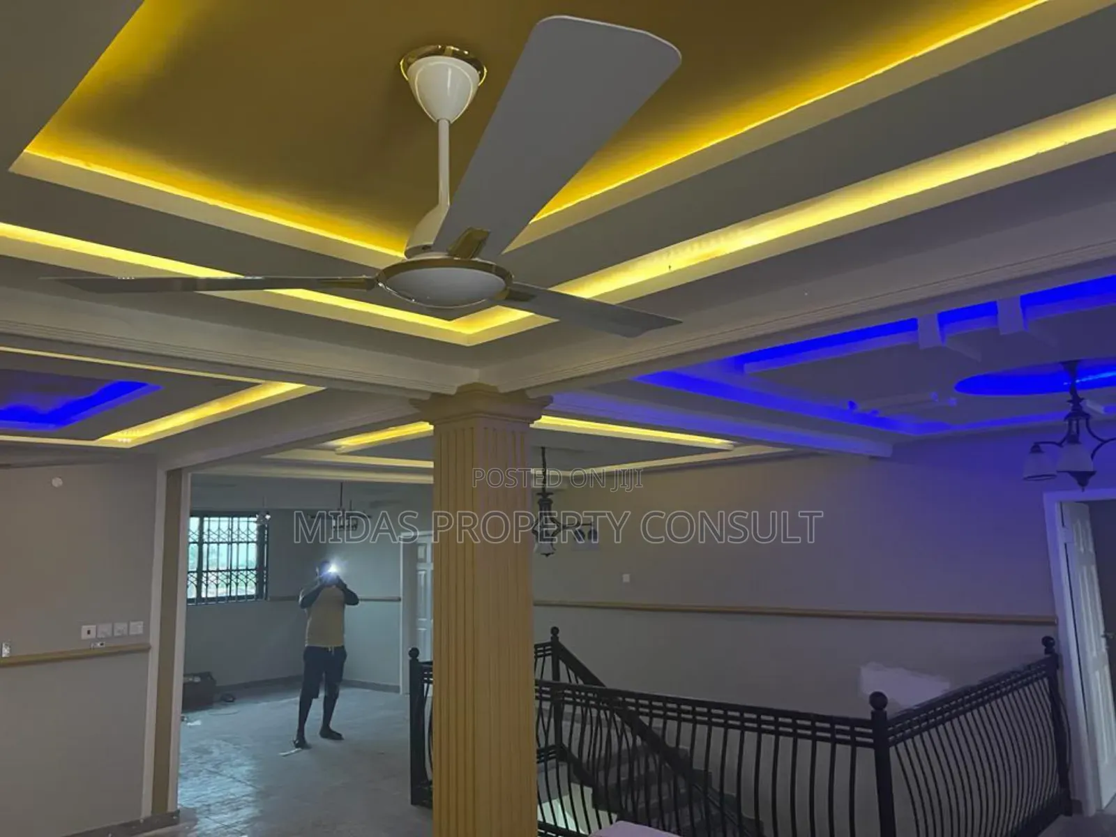 10bdrm House in Prime Tema for sale