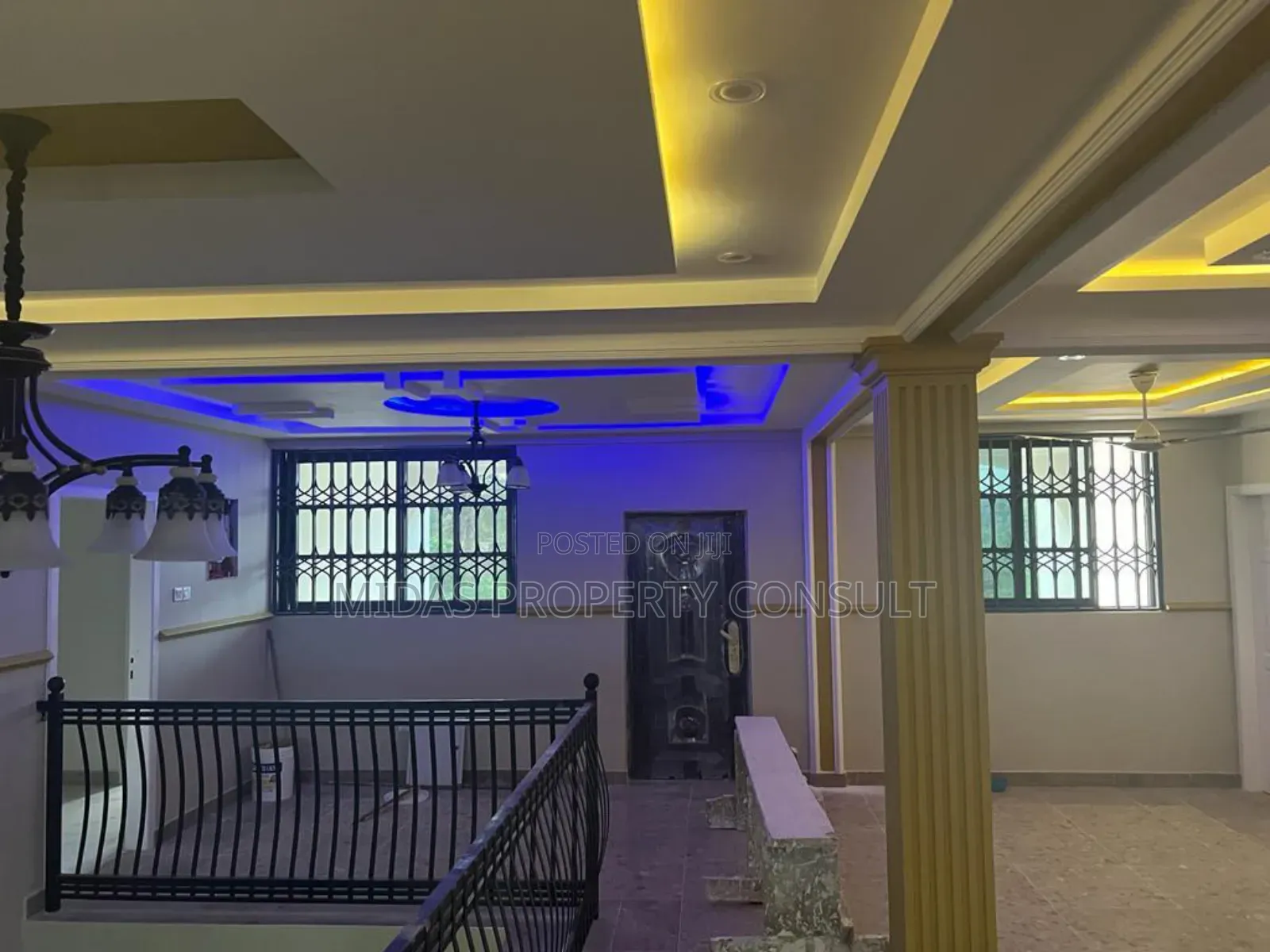 10bdrm House in Prime Tema for sale