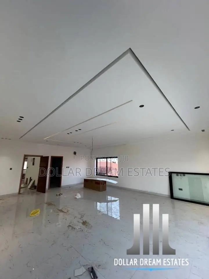 4bdrm House in Lake Side Estate for sale