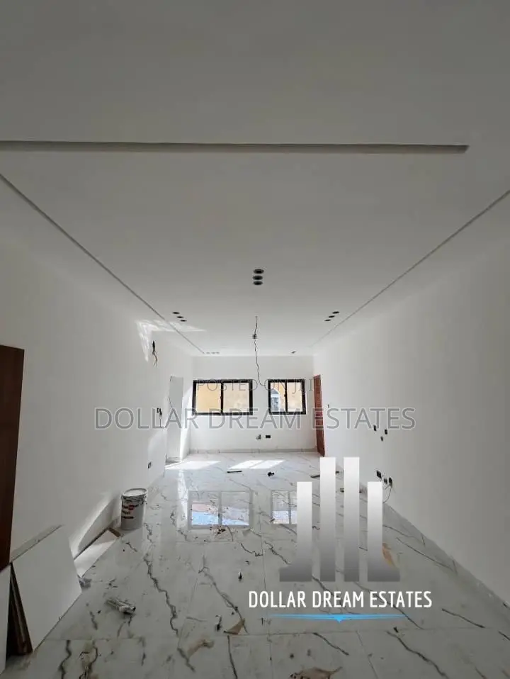 4bdrm House in Lake Side Estate for sale