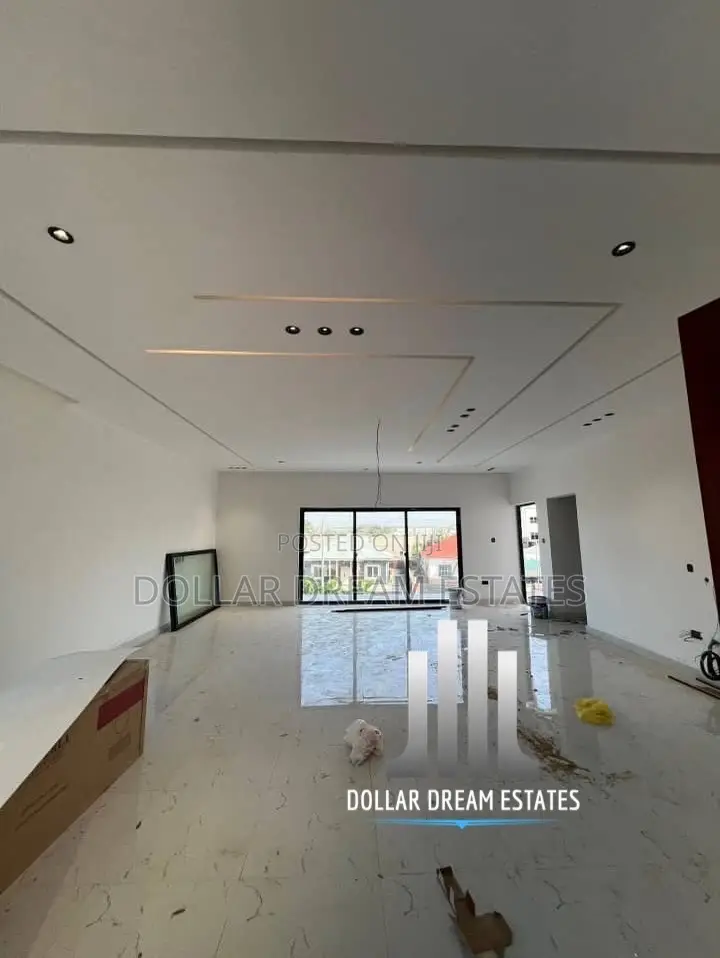 4bdrm House in Lake Side Estate for sale