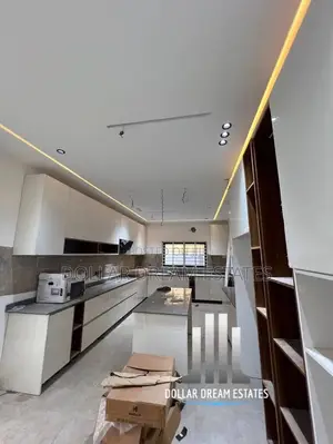 4bdrm House in Lake Side Estate for sale